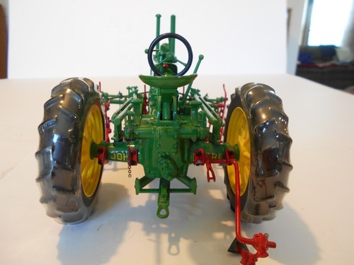 Ertl 1:16 Precision Classics #2 John Deere Mod. A Tractor w/290 Cultivator #5633 - Picture 11 of 13