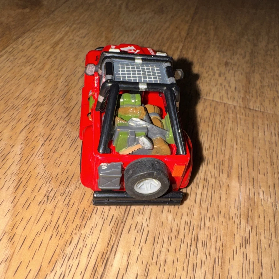MICRO SCALEXTRIC MR1 DOOM BUGGY JEEP WITH HEADLIGHTS 1:64 SCALE TYCO SLOT CAR - Image 4 of 4