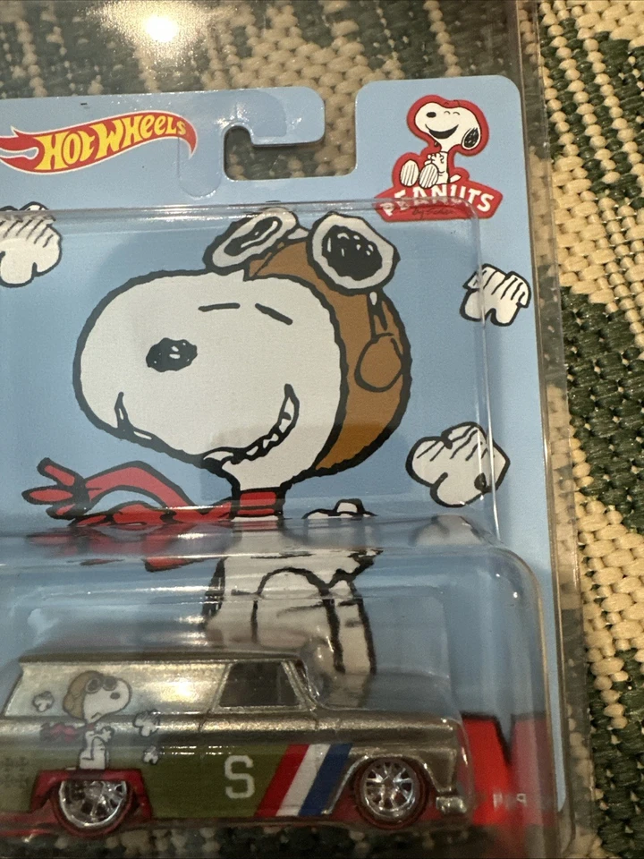 Hot Wheels Peanuts SNOOPY '64 GMC ПАНЕЛЬ 2014 Pop Culture Real Riders запечатанная новая - Изображение 3 из 4