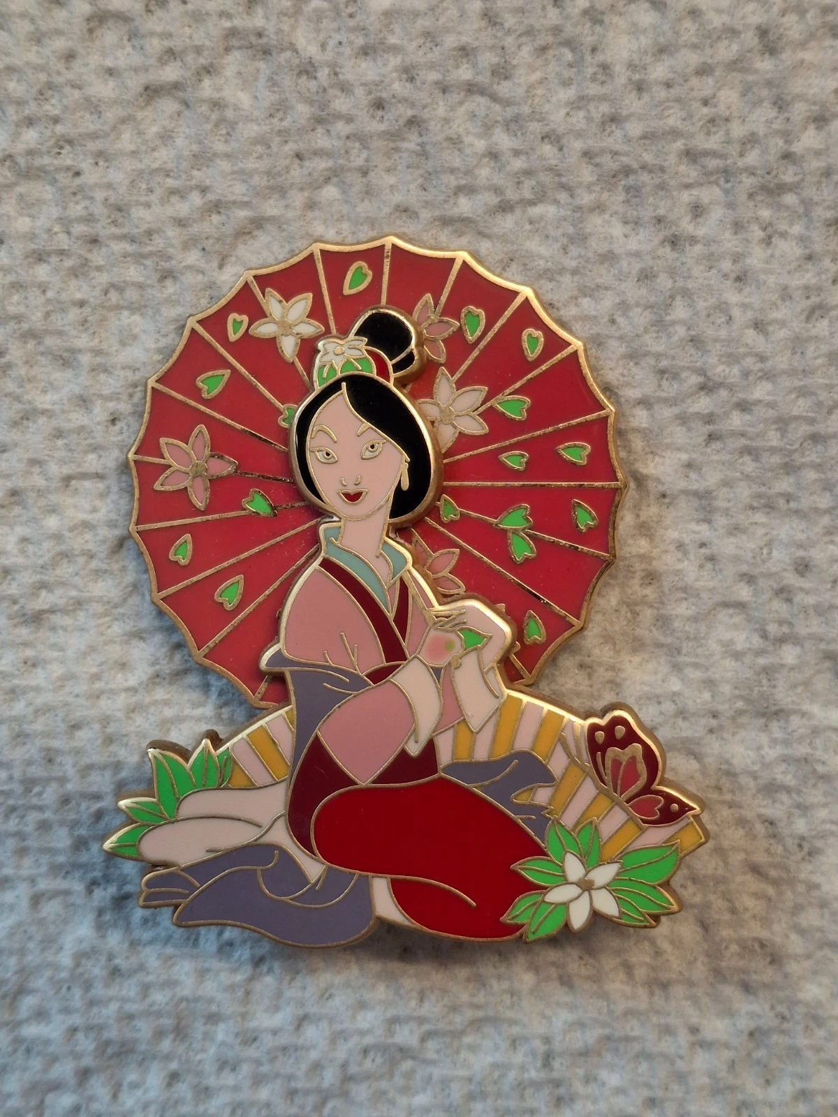 Disney Pin Mulan with Red Parasol Umbrella Spinner 2008