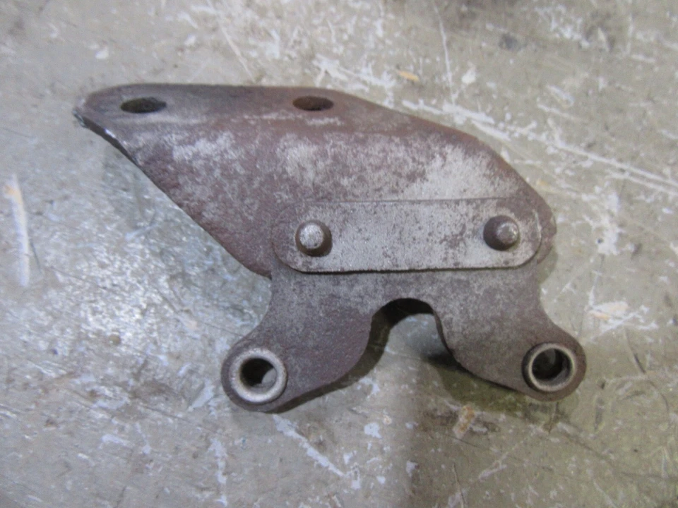 1955 1956 Ford Mainline Fairlane horn mounting bracket support piece - Image 2 of 2