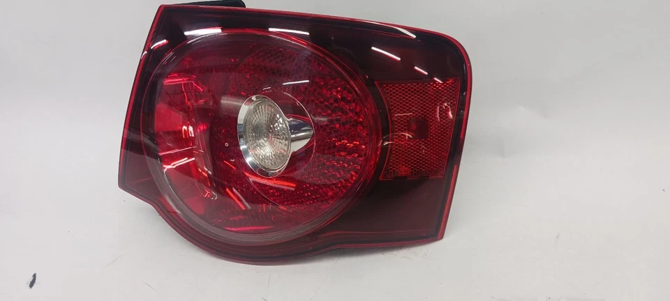 Luz trasera exterior pasajero derecho '08-'10 VOLKSWAGEN JETTA OEM grado A Foto 3 de 4