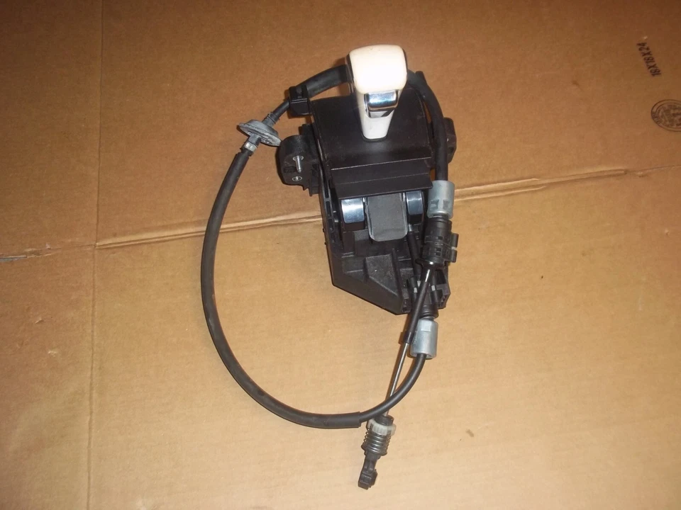 2011-2015 CHEVY VOLT AUTO TRANS FLOOR SHIFTER GEAR SELECTOR - Image 3 of 4