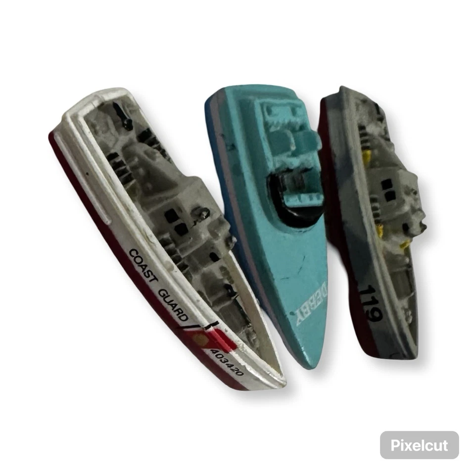 Vintage Micro Machines Boat Ship Mixed Lot of 3 Speed Boats Coast Guard Ships - Image 3 of 4