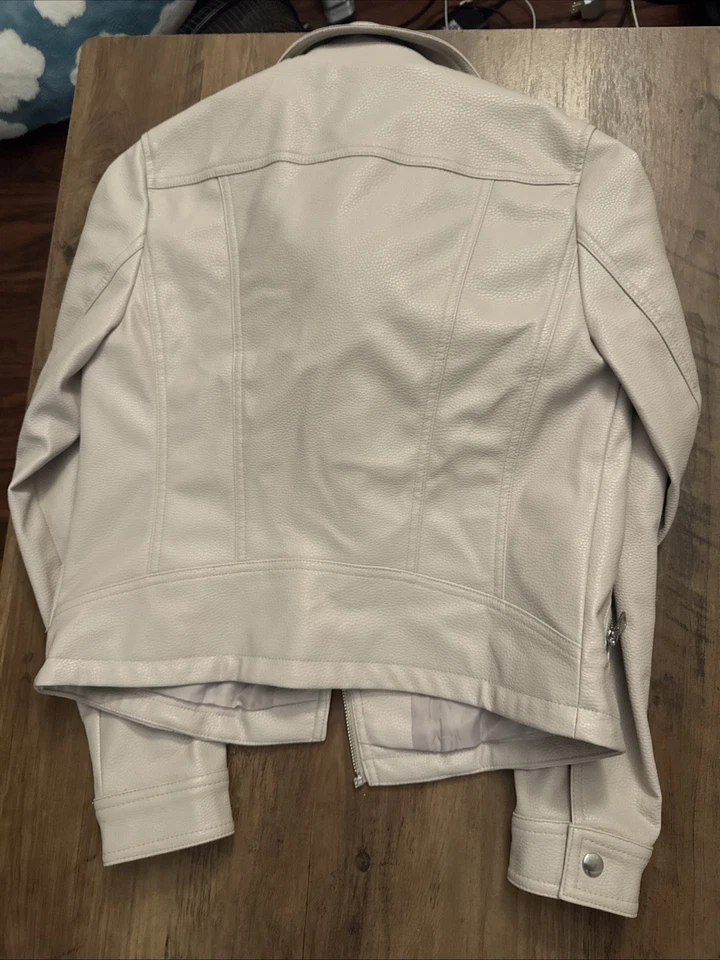 Chaqueta Express de cuero sintético para mujer talla pequeña con cremallera tostada Foto 4 de 4