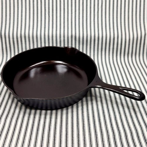 Vintage Cast Iron Skillet, #7 WAGNER WARE (c. 1935-1959) ~ RESTORED!