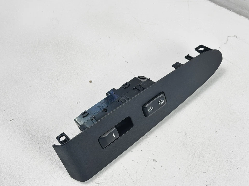 OEM Kia 2011-2017 Sportage Front Right Switch Assembly 93575-3W100WK - Image 2 of 4