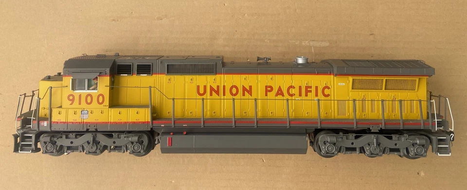 MTH Premier Dash-8 40C Union Pacific 20-2643-1 Nice Untested - Image 2 of 4