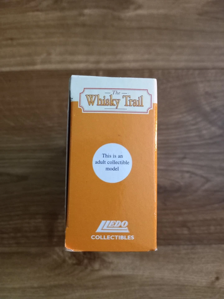 Lledo Days Gone Whisky Trail DG050043 Bull Nose Morris Van Famous Grouse + Box - Image 4 of 4