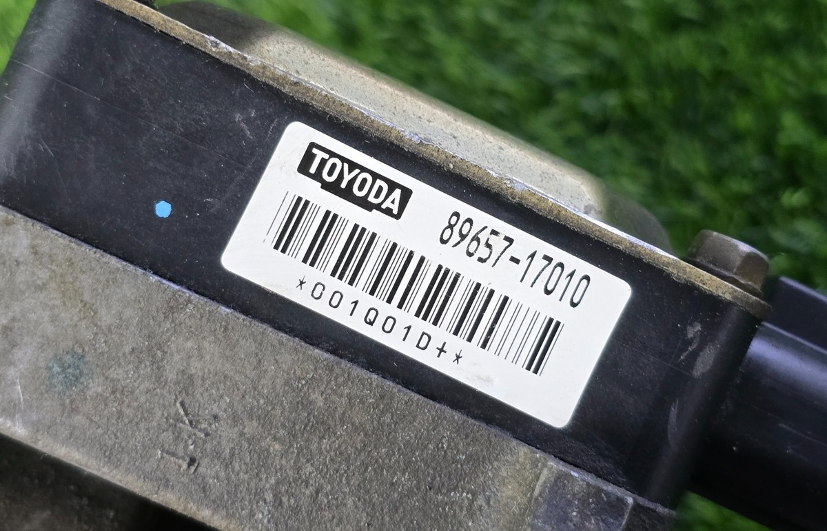 うさん様5キロ Toyota MR2 2000-2005 Spyder Electric Power Steering Pump 89657