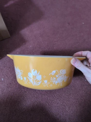 pyrex Yellow With With Flowers Garden Medley 475-b 2 1/2 qt  Bowl