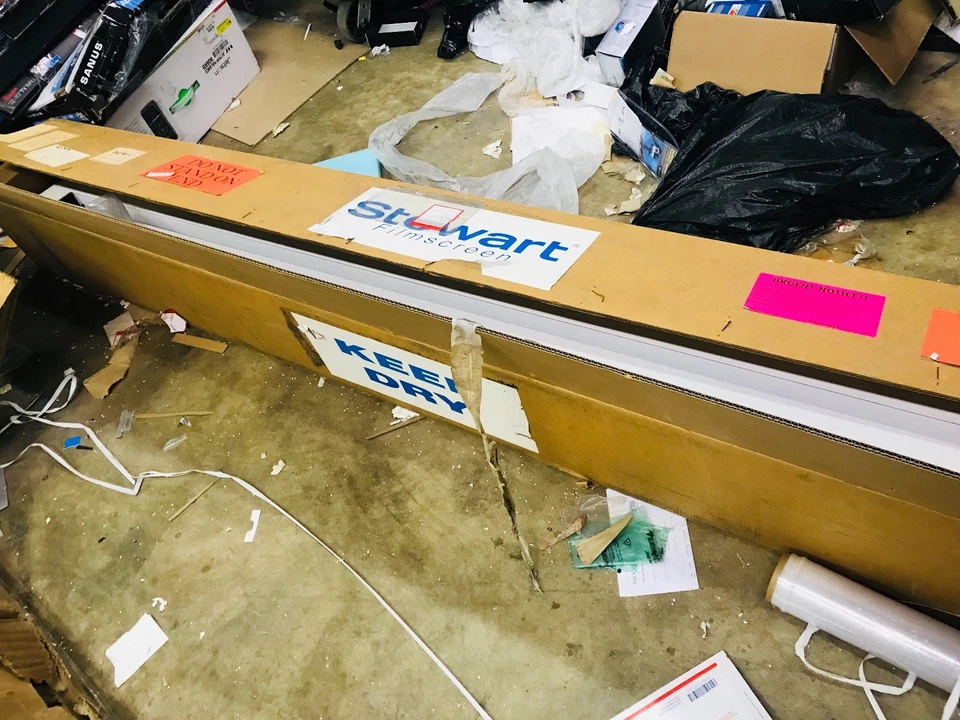 Stewart Filmscreen Visionary 16:9 92" Motorizado FirehawkG3 VE092HFHW Pantalla Solo Foto 4 de 4