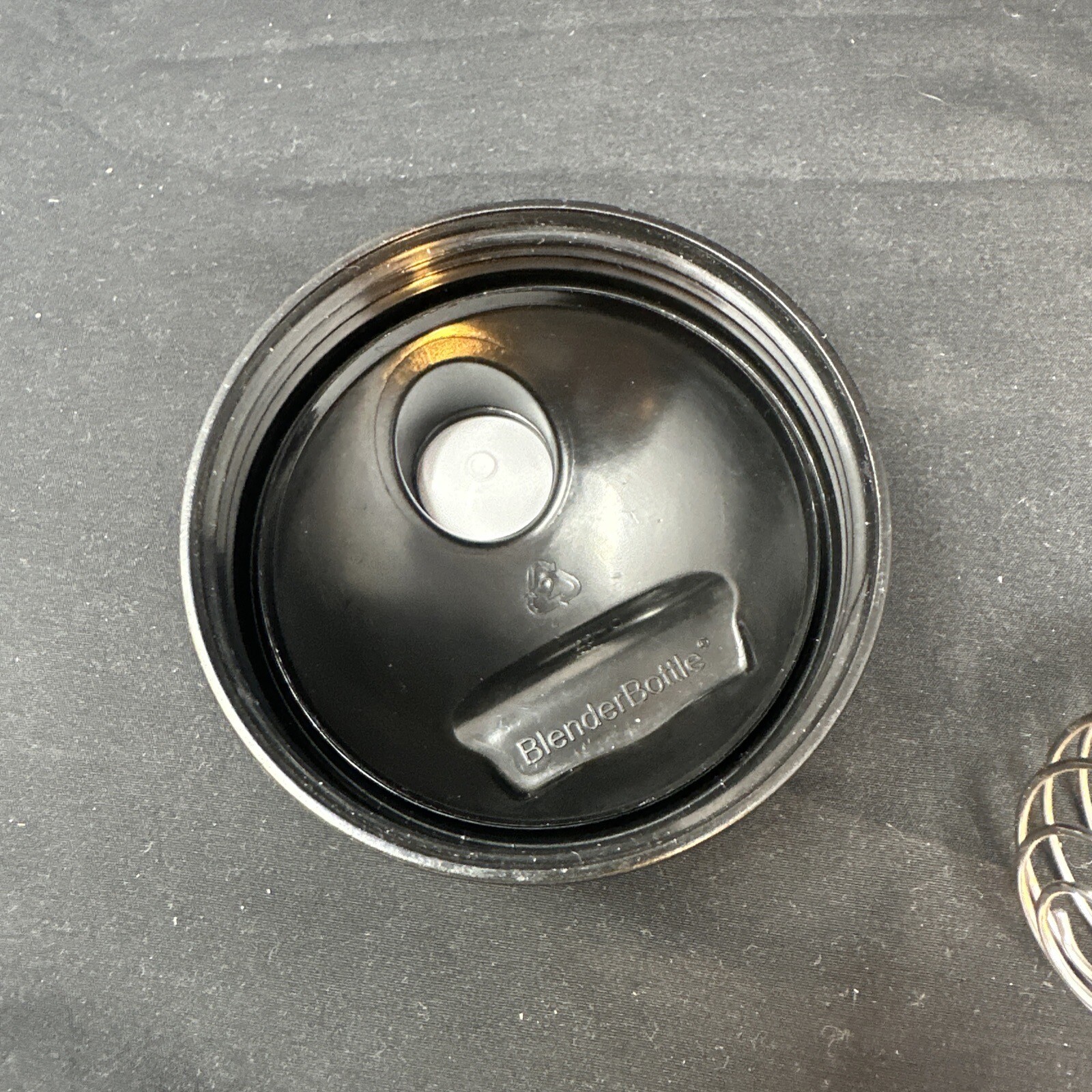 SHAKER/MIXER WISK-BLENDER BOTTLE-PROTEIN SHAKES-CLEAR-BPA FREE-GNC, EXC