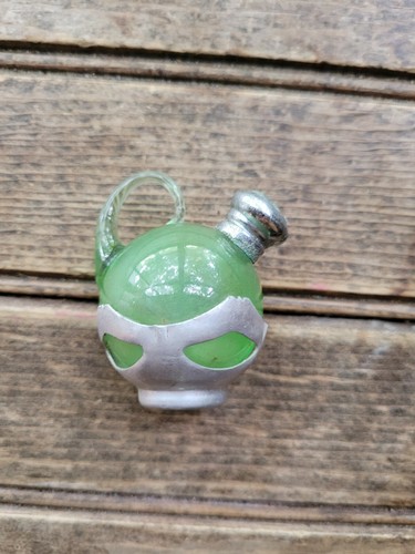 Cambridge Green Glass Ball Cruets Salt or Pepper Shaker Farber Chrome Japan - Picture 12 of 12