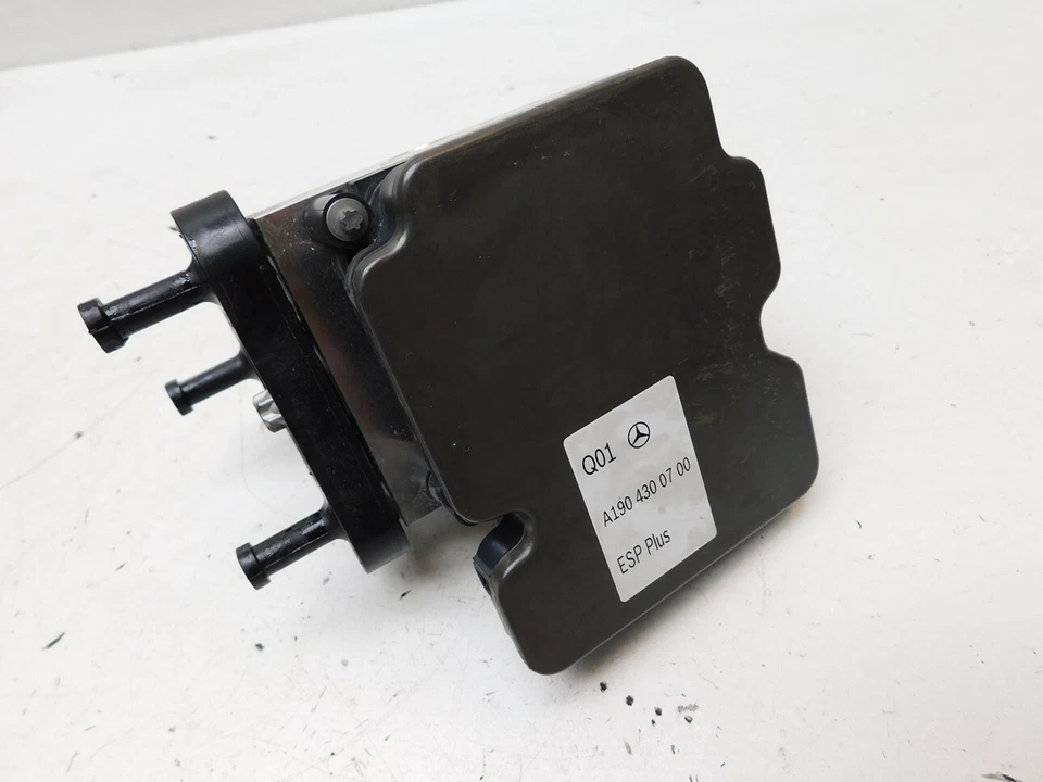 Bomba de freno hidráulica Mercedes Benz AMG GT S C190 2016 ABS ESP A1904300700 J123 Foto 3 de 3