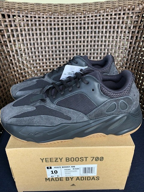 yeezy 700 10.5