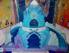 🦄Mattel L.P. Disney Frozen Musical {Elsa's Ice Palace} Light's-Up 2019 Playset!
