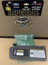 2012-2015 TOYOTA TACOMA DRIVERS SIDE GRAY VISOR WITH VANITY LAMP GENUINE OEM