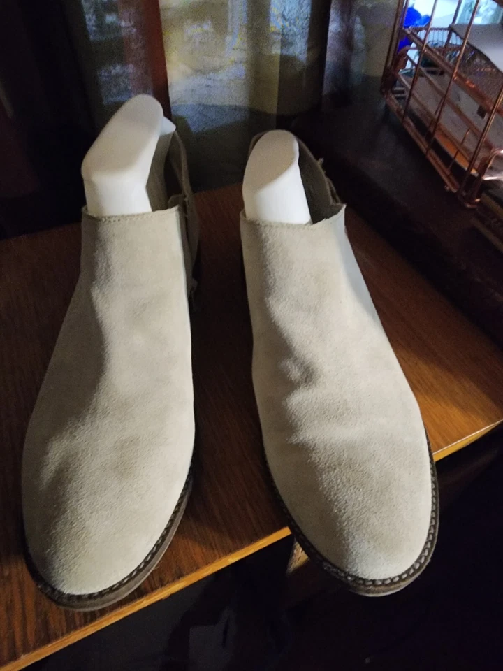 Nuevo Clarks Marca Spye Astro Arena Gamuza Tacón Bajo Botas Botines Para Mujer Talla 12 M Foto 3 de 4