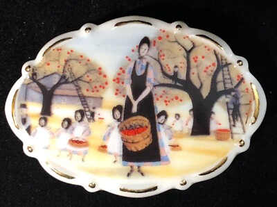 P. BUCKLEY MOSS SOCIETY PIN/PENDANT  ''BRINGING IN THE APPLES'' 2003!