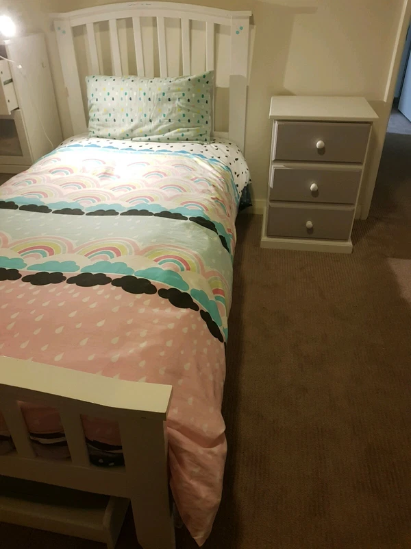 girl trundle bed white