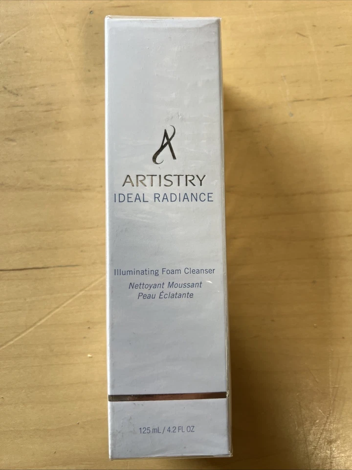 Amway Artistry Ideal Radiance Illuminating Foam Cleanser Skincare 4.2 Fl Oz. - Image 1 of 2