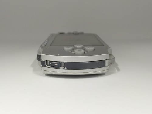 L4103 Ship Free Sony PSP 1000 console Silver Handheld system Japan w/memory fx - Picture 5 of 7