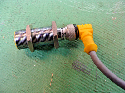 LOT OF 2 TURCK INDUCTIVE PROXIMITY SENSORS BI8-M18-AP6X-H1141