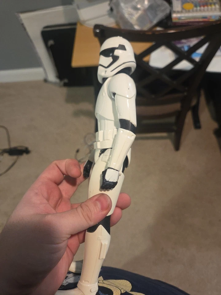 Figura de acción Hasbro Star Wars Imperial Stormtrooper First Order Captain C-3632A Foto 3 de 4