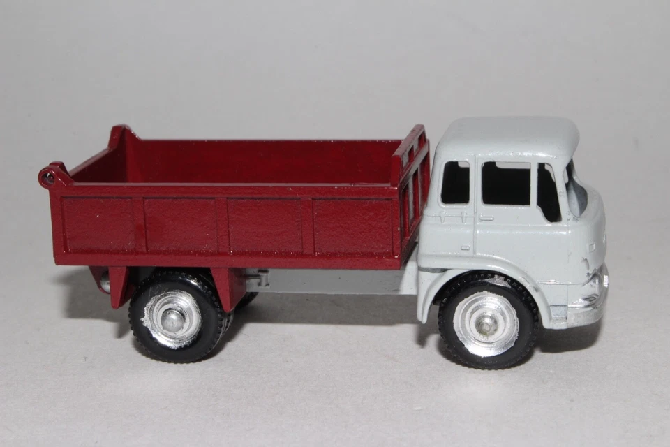 MATCHBOX LESNEY #3B CUSTOM BEDFORD TIPPER DUMP TRUCK, BPW, NICE, ORIGINAL, LOT C - Image 4 of 4