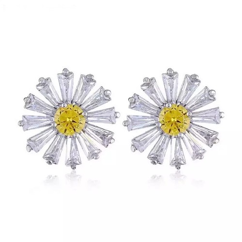 ZARD Daisy Flower Stud Earrings with Cubic Zirconia Accent in Sterling Silver