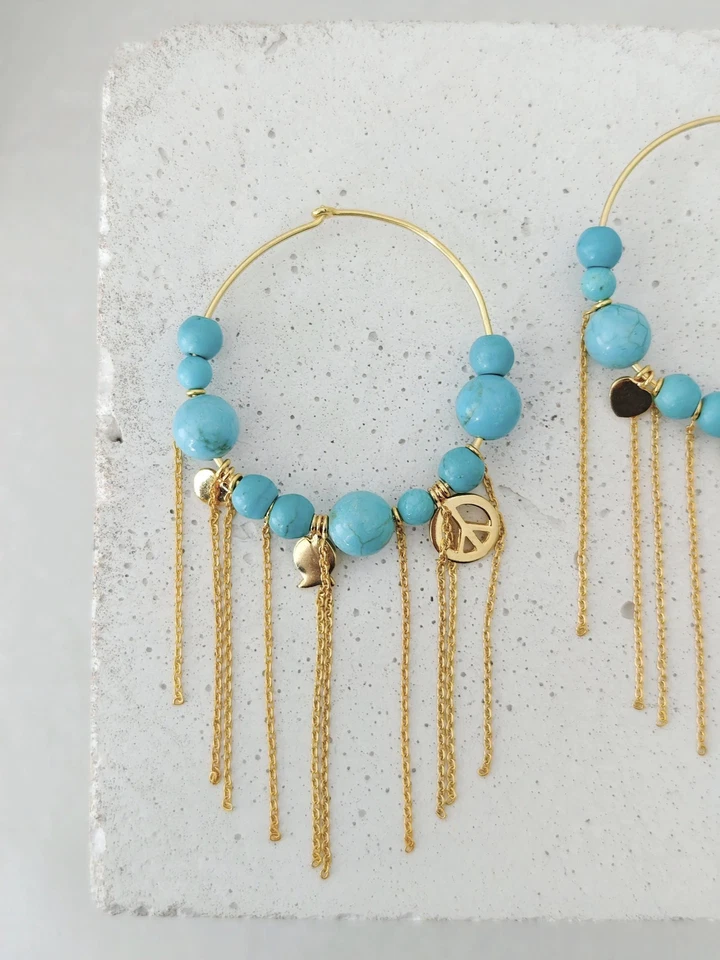 Boho Creolen mit echten Türkis Steinen Charms, Hippie Ohrringe Sommer Ohrringe - Bild 3 von 4