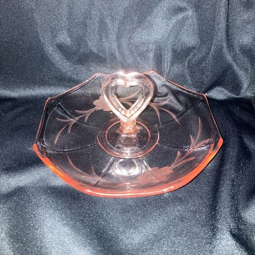 LE Smith Pink Depression Glass Trinket Dish Heart Shaped Handle Feminine Vintage