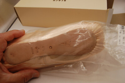 NIB Bloch Sonata Pointe Shoes $111.00 S0130L Color - pink satin 4.5 C Not Retur