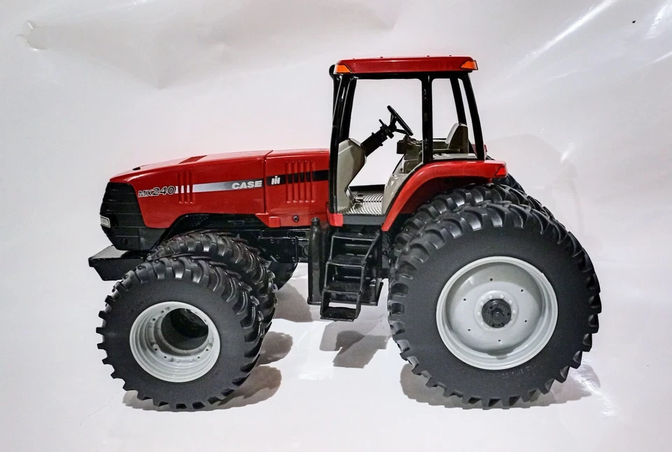 Case IH Magnum MX240 Scala 1:16 - Immagine 2 di 4