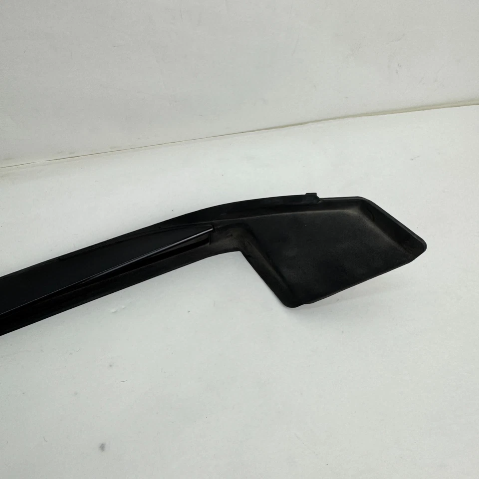 Moldura por goteo parabrisas delantero izquierdo OEM 2015-2025 Lexus RC300 RC350 75552-24010 Foto 3 de 4