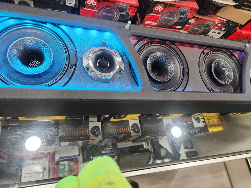 Barra de sonido LED inteligente universal de 40” Pod 4x 6,5” rango medio y 2x tweeter, Foto 3 de 4