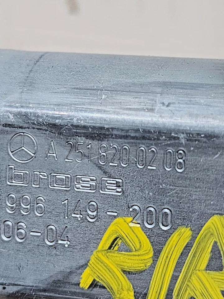 Motor ventana trasera derecha Mercedes-Benz R350 R320 R500 2006-2011 A2518200208 OEM Foto 2 de 4