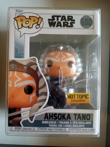 Vinyl: Star Wars - Ahsoka Tano - Hot Topic (Exclusive) #680 (W. PROTECTOR)