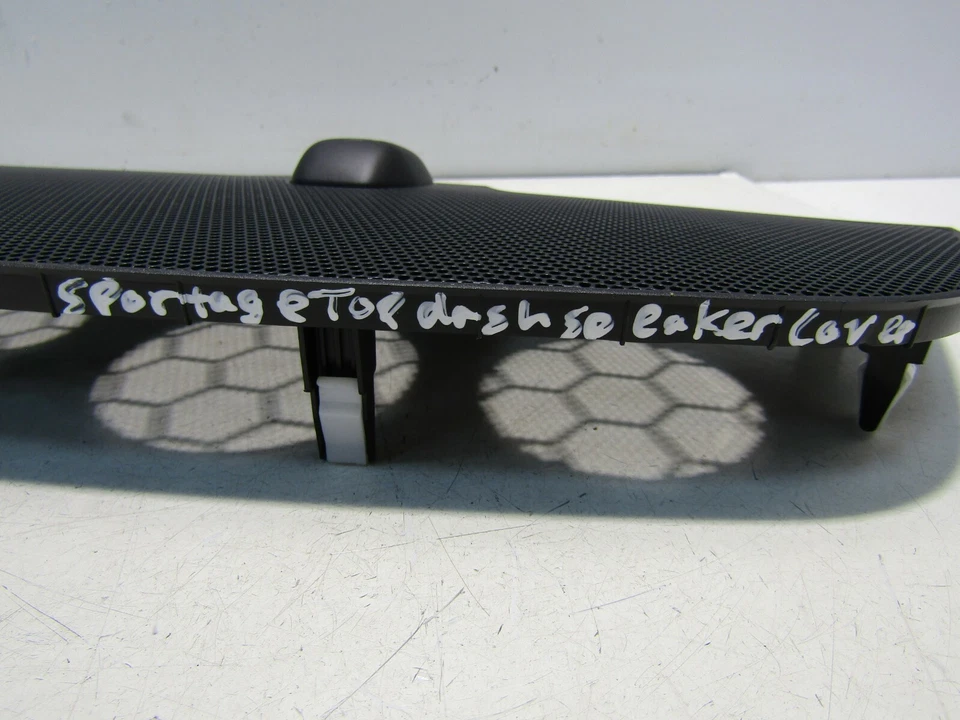 KIA SPORTAGE MK4 2018-20 TOP DASHBOARD SPEAKER COVER 84715-F1900          O2959 - Image 3 of 4