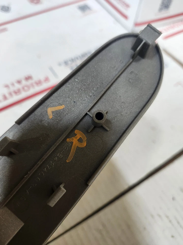 2006-2009 Lincoln ZEPHYR Driver Left Door REAR Power Window Switch - Image 3 of 3