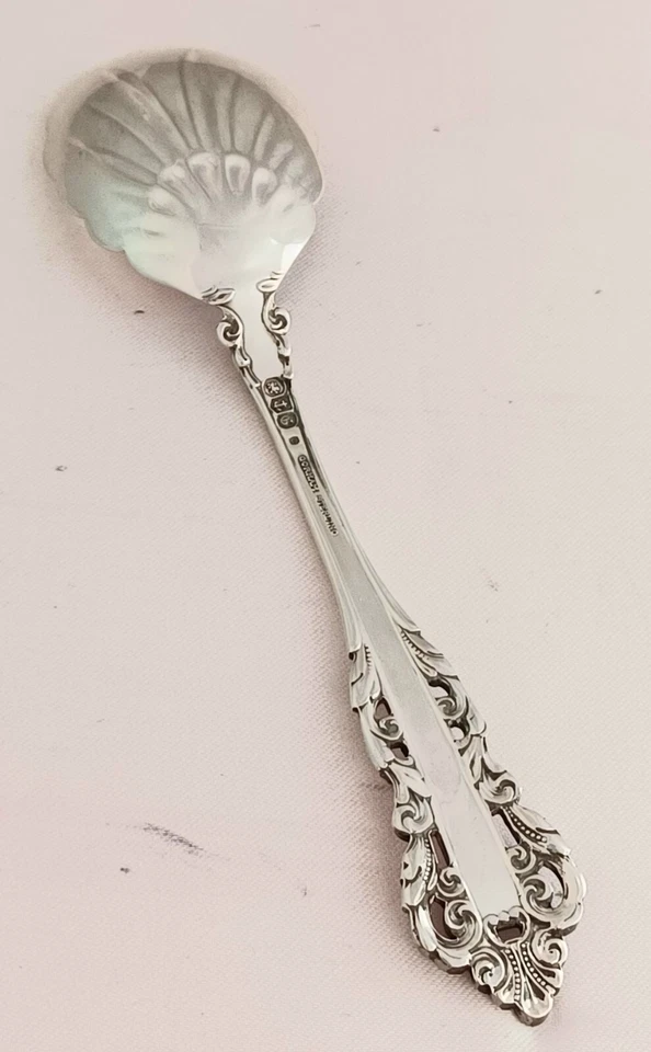 Medici New by Gorham Sterling Sugar Shell - Image 2 of 4