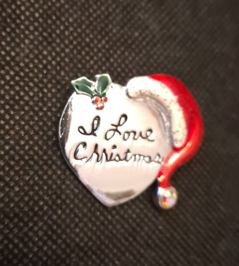 ♡A♡ AAI I LOVE CHRISTMAS HEART PIN! e9247UXX | eBay