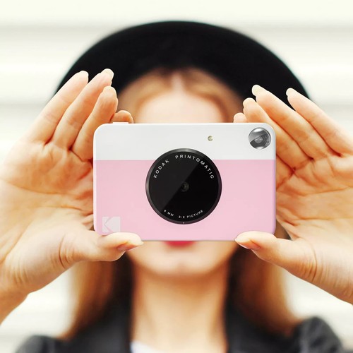 KODAK Printomatic Digital Instant Print Camera Uses Zink 2x3 Photo Paper, Pink - Picture 3 of 4