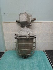 Große alte polnische Industrie Schottleuchten - explosionsgeschützte Lampen 