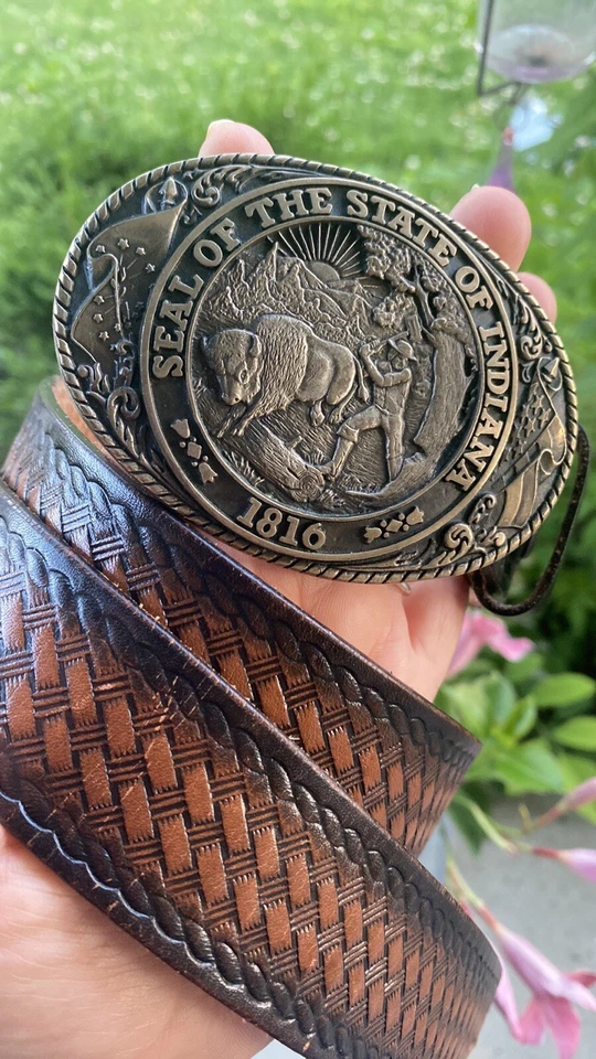 Hoosier de latón Indiana State Seal Indy Western Cowboy años 70 hebilla de cinturón vintage Foto 3 de 4