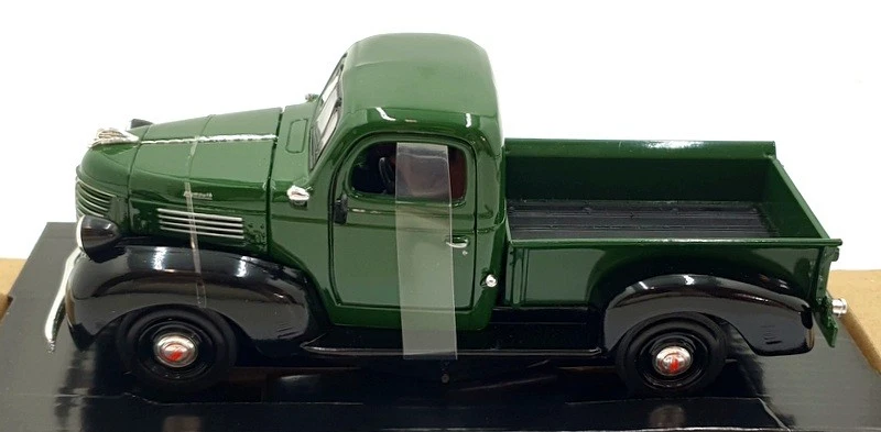 Motor Max escala 1/24 73278 - camioneta Plymouth 1941 - verde Foto 4 de 4