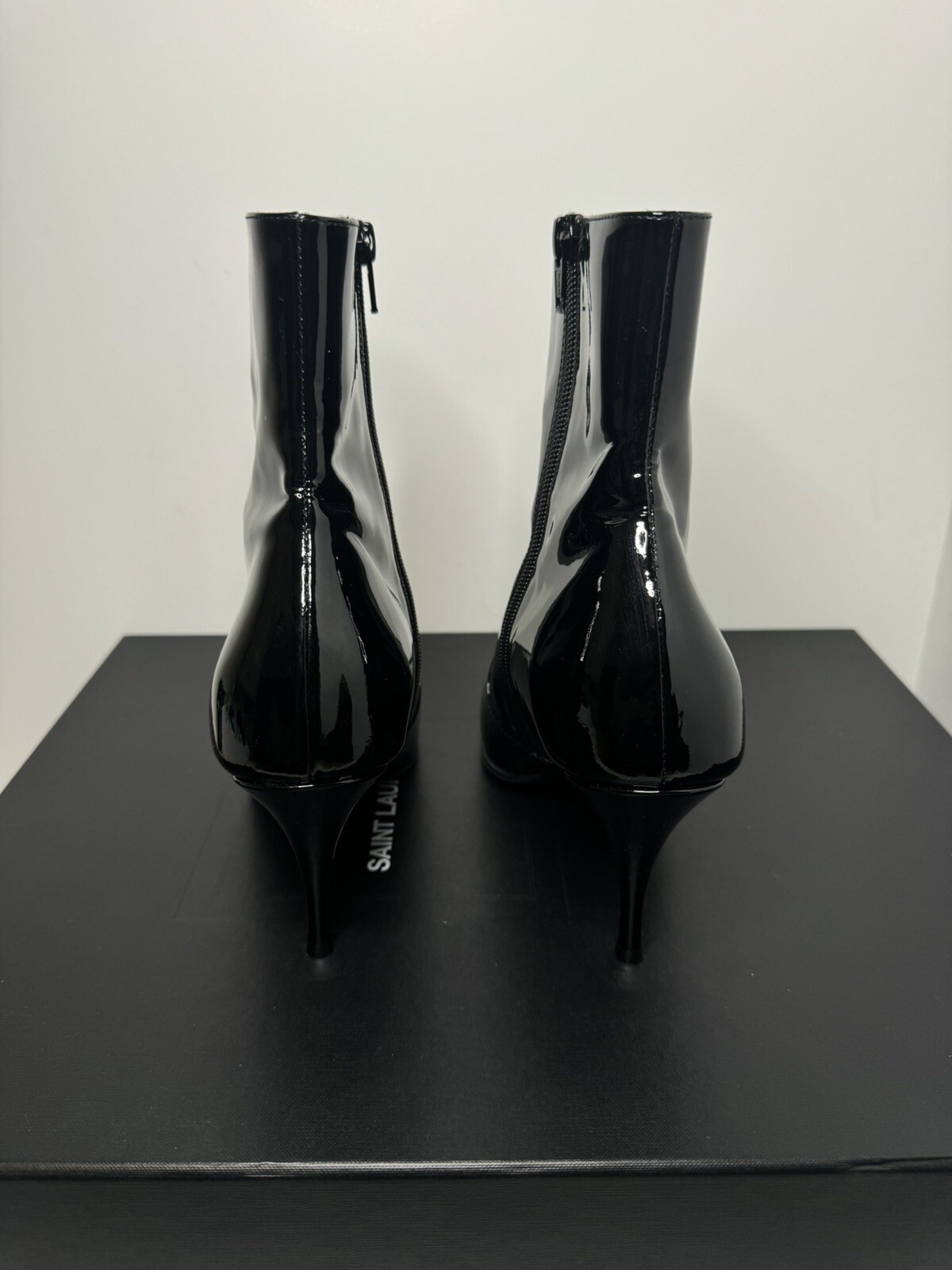 ($1490 vendita al dettaglio) Saint Laurent Paris Ziggy 90 stivaletto con cerniera nero vernice pelle