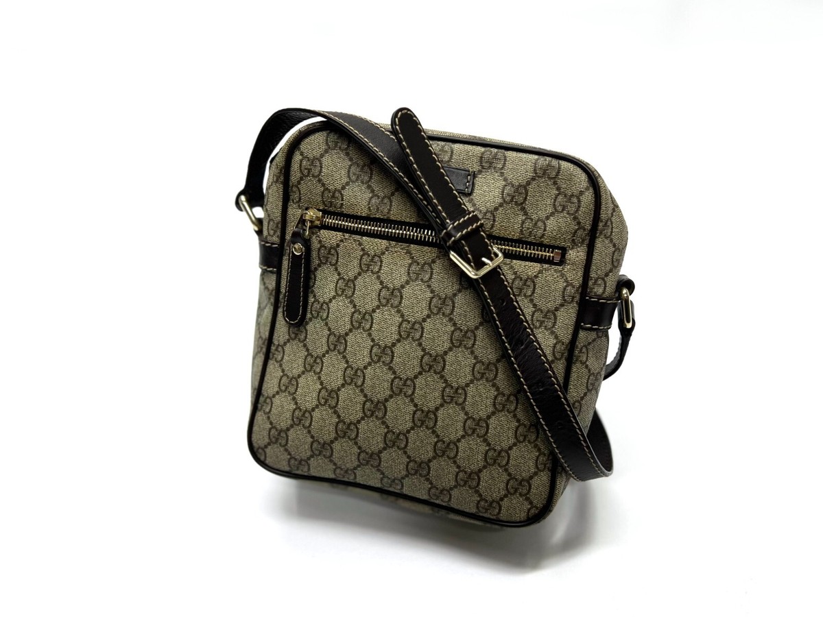 Auth Gucci GG Canvas Monogram Messenger Crossbody Shoulder Auth Gucci GG Canvas Monogram Messenger Crossbody Shoulder