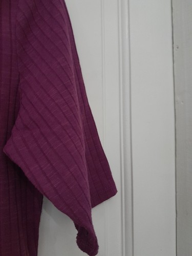 Suéter LulaRoe talla S usado pero apenas usado manga corta púrpura - Imagen 5 de 6